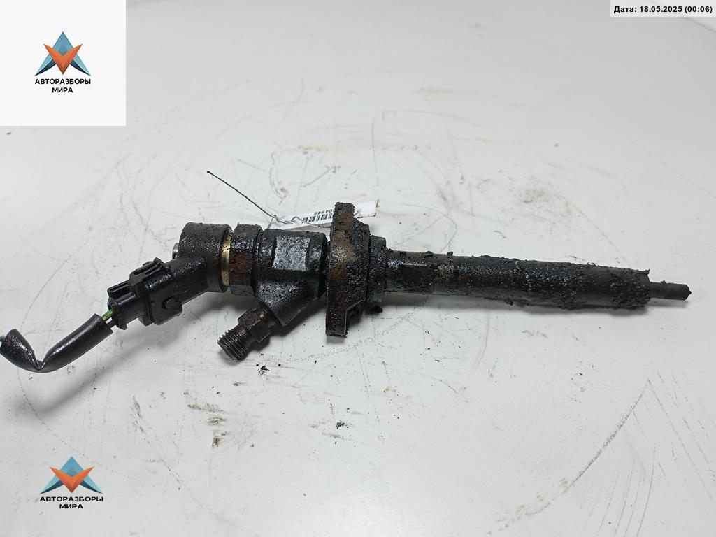 форсунка Ford Focus 2 поколение 2006, 1.6 л., дизель, МКПП, чёрный, универсал, B445117859 - фото №1