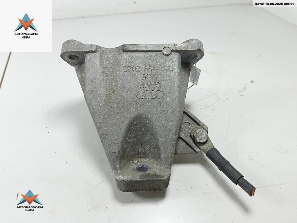 кронштейн двигателя Audi A6 4B/C5 1998, 2.4 л., бензин, АКПП, синий, седан, 8D0199308D - фото №1