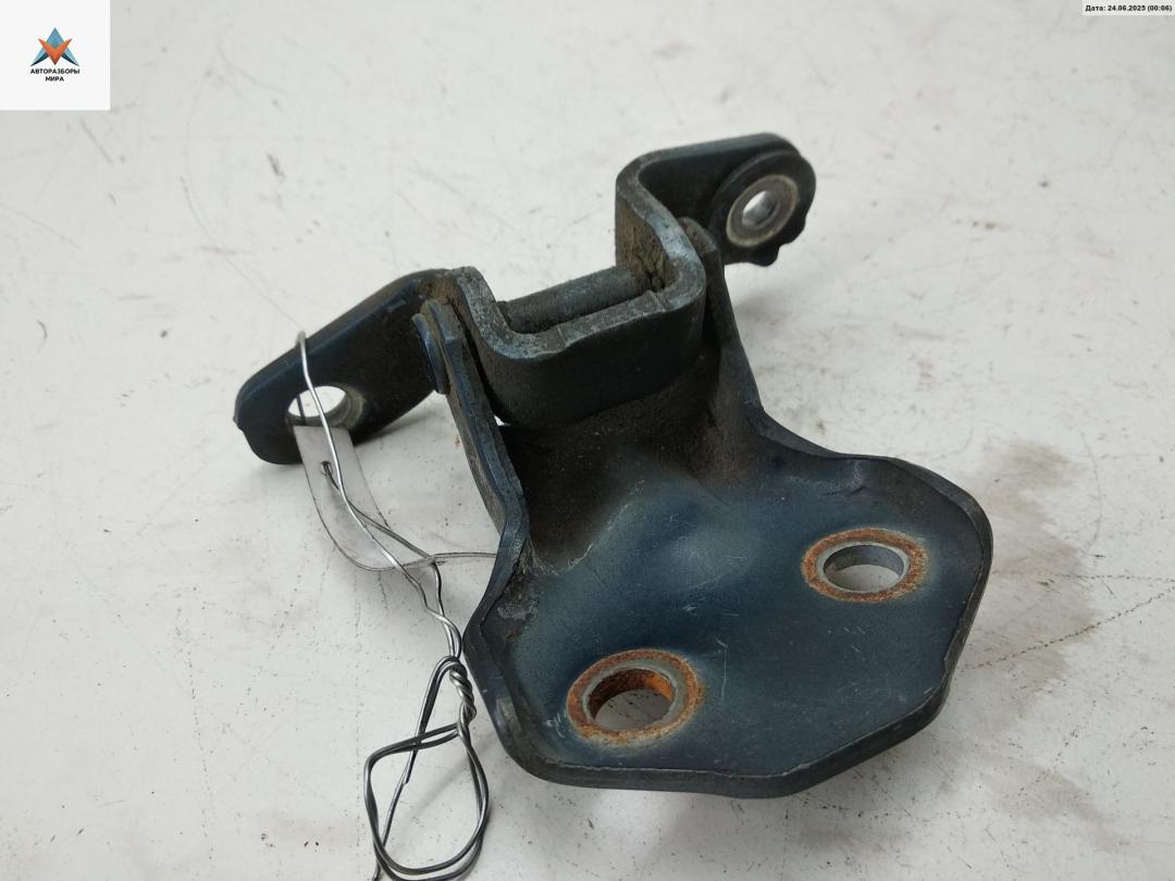 петля двери Mazda 323 BA 1997, синий, хетчбэк 5 дв. - фото №1
