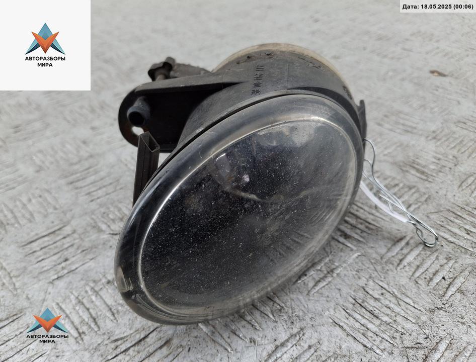 фара противотуманная правая Volkswagen Passat B6 2005, 2.0 л., дизель, МКПП, серый, универсал, 27129400 - фото №1