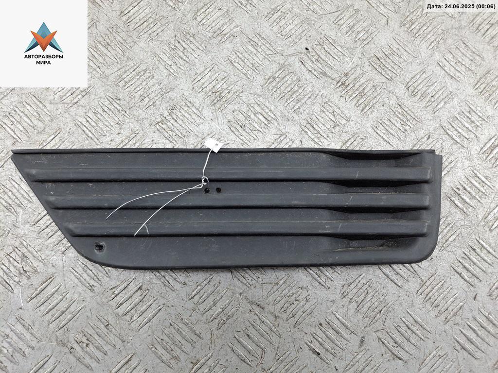 заглушка (решетка) в бампер Ford Focus 2 поколение 2006, 1.6 л., дизель, МКПП, серый, универсал, 4M5119953BE - фото №1