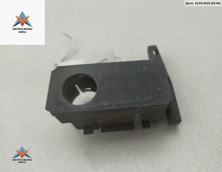 кронштейн (крепление) Ford Mondeo 4 поколение 2009, 2.0 л., дизель, МКПП, чёрный, универсал, 7S7T15K872 - фото №1