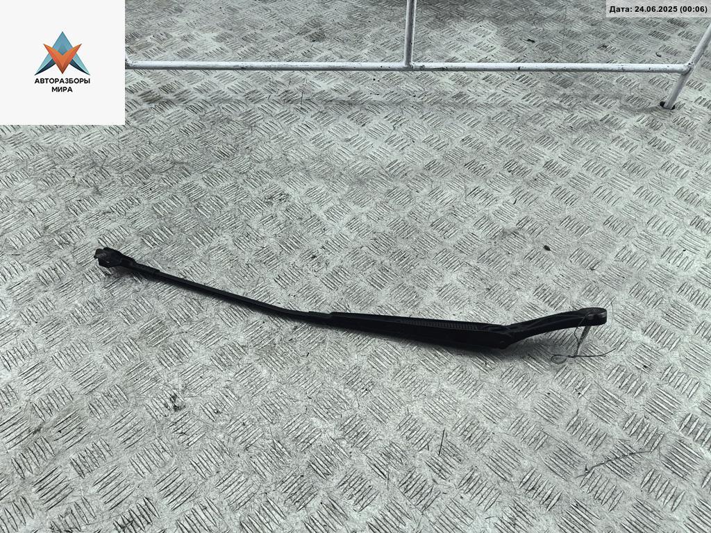 Щеткодержатель (поводок стеклоочистителя) передний Volkswagen Touran 1 поколение 2003, 1.6 л., бензин, МКПП, серый, минивэн - фото №1