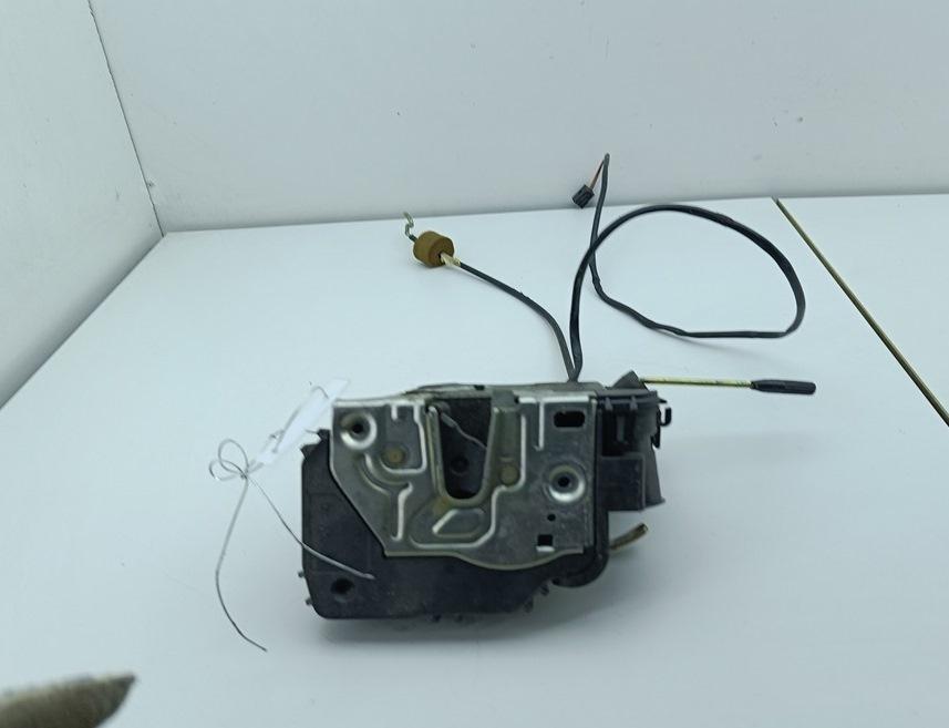 замок двери передней правой Mercedes-Benz C W203 2001, 2.0 л., бензин, МКПП, красный, универсал, 2037200435