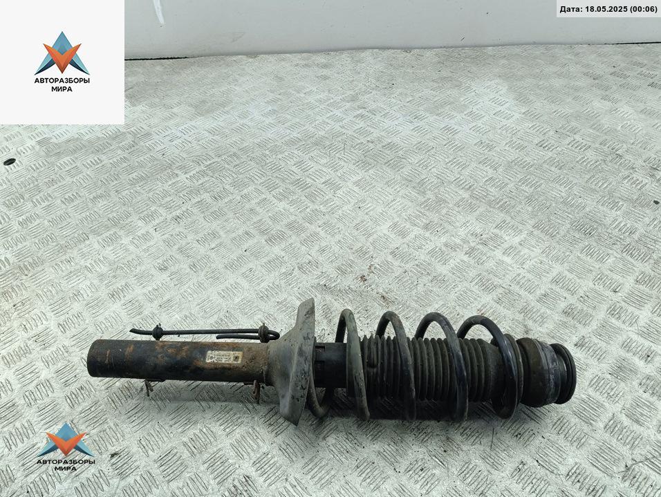 стойка передняя Skoda Octavia mk1 (A4 1U) 1999, 1.8 л., бензин, МКПП, чёрный, универсал - фото №1