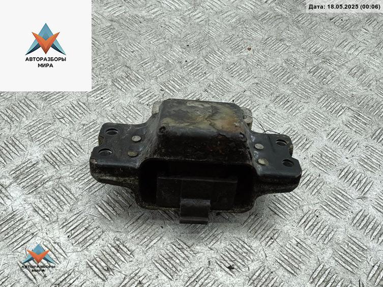 подушка крепления КПП Volkswagen Touran 1 поколение 2003, 1.6 л., бензин, МКПП, серый, минивэн - фото №1