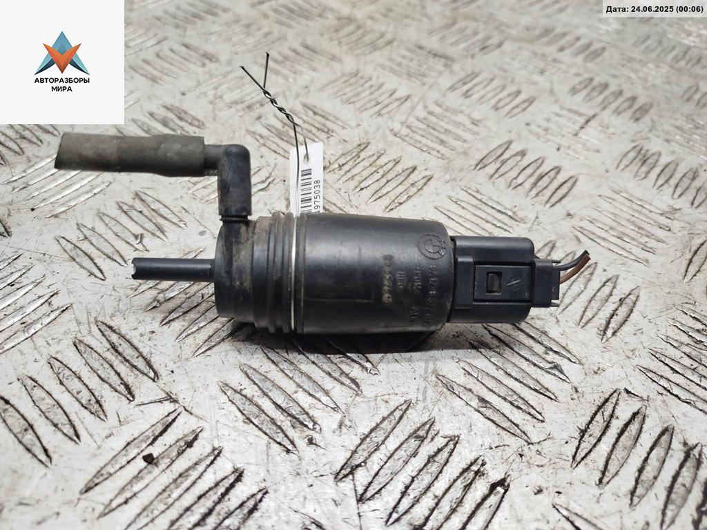 насос (моторчик) омывателя стекла BMW 5 серия E60/E61 2004, чёрный, универсал, 8377612 - фото №1