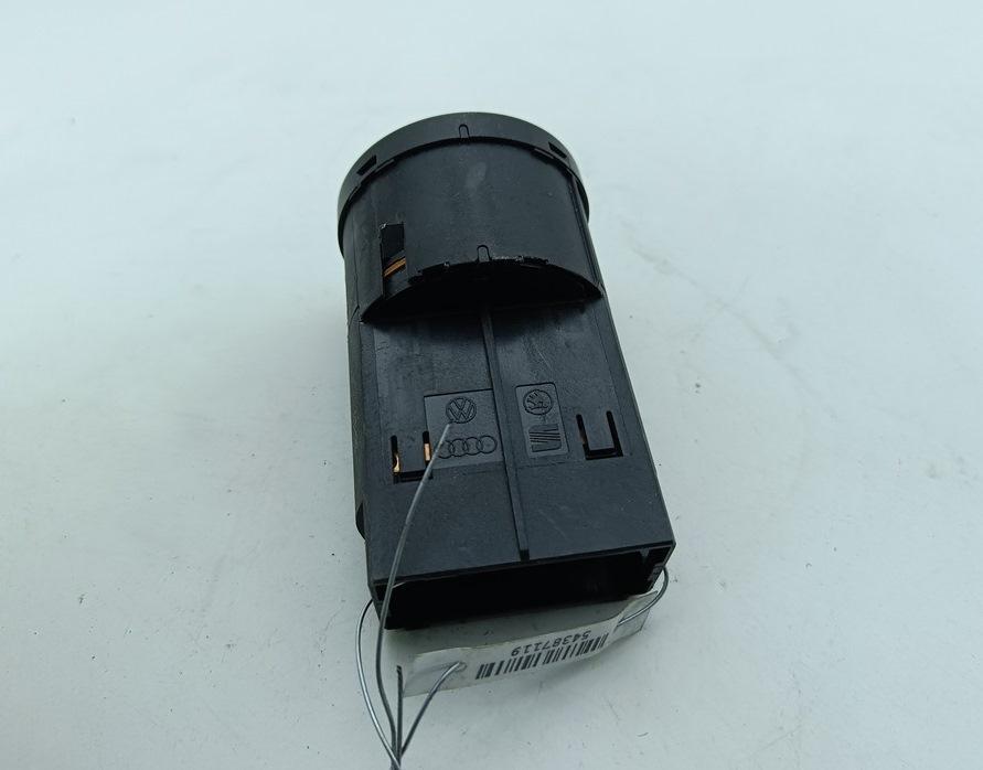 переключатель света Volkswagen Golf 4 поколение 2001, 1.9 л., дизель, МКПП, синий, универсал - фото №1