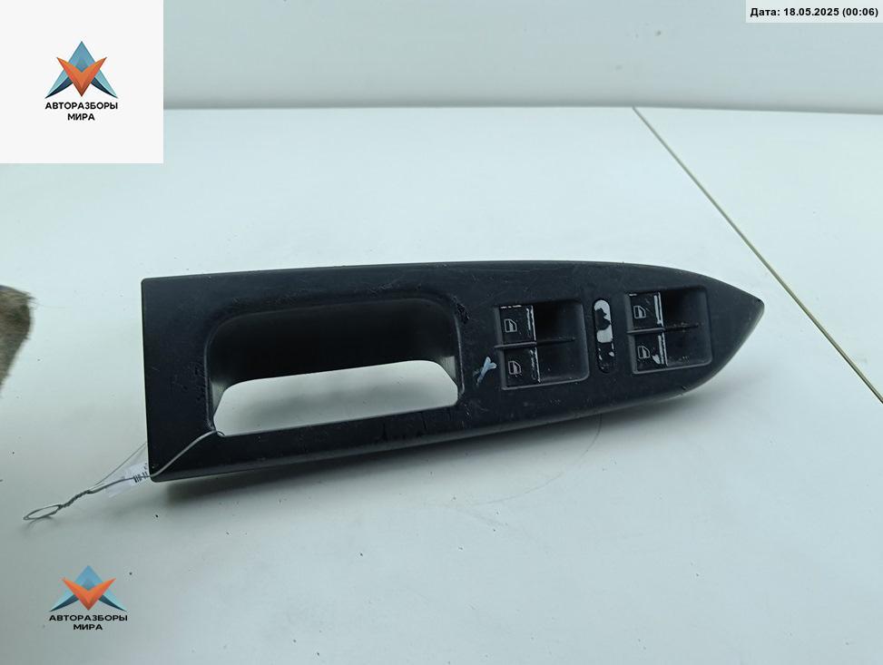 блок управления стеклоподъемниками Volkswagen Touran 1 поколение 2005, 1.9 л., дизель, МКПП, синий, минивэн - фото №1