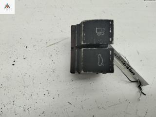 кнопка открытия багажника Volkswagen Passat B6 2007, 2.0 л., дизель, АКПП, серый, универсал, 3C0959903B