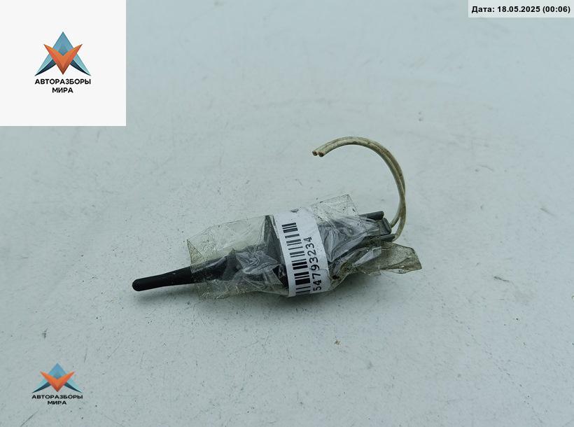 датчик температуры BMW 5 серия E39 1996, 2.0 л., бензин, АКПП, чёрный, седан - фото №1