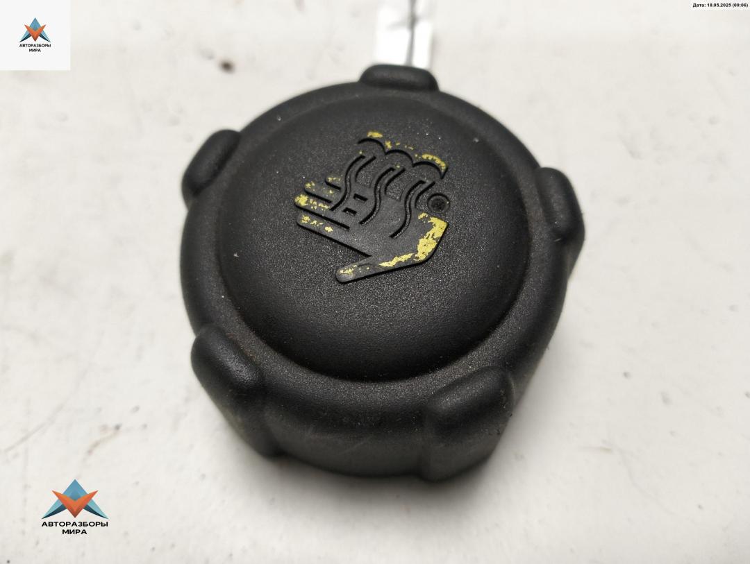 пробка расширительного бачка Renault Laguna 2 поколение 2001, 1.8 л., бензин, МКПП, синий, хетчбэк 5 дв., 8200048024 - фото №1