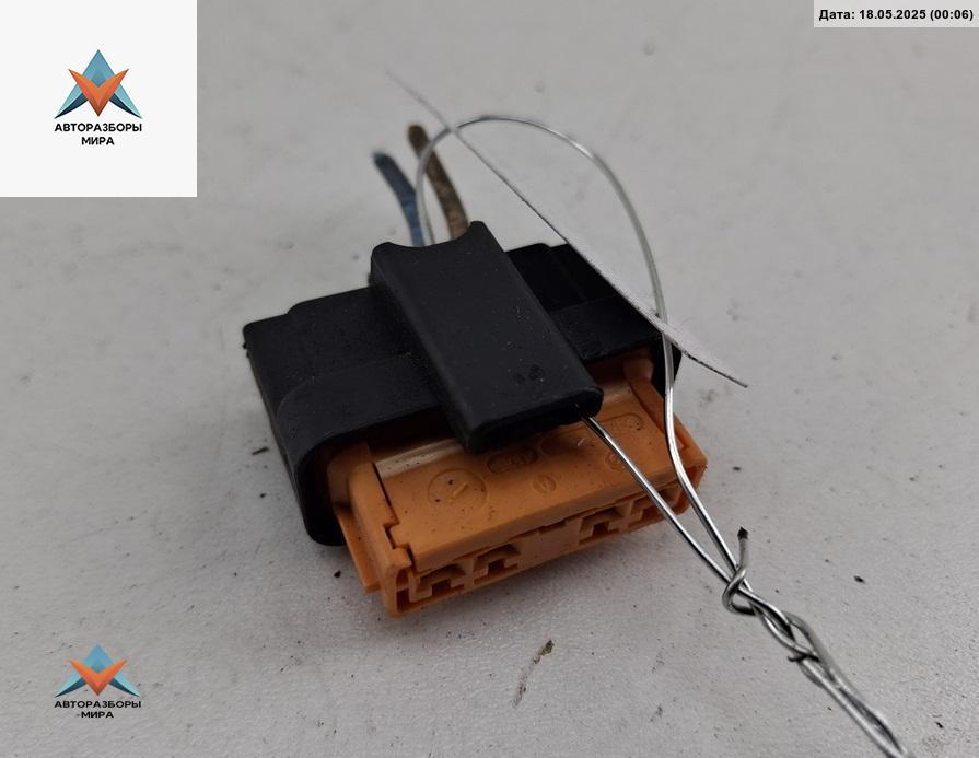 разъем (фишка) проводки Renault Laguna 2 поколение 2001, 1.8 л., бензин, МКПП, серый, хетчбэк 5 дв. - фото №1