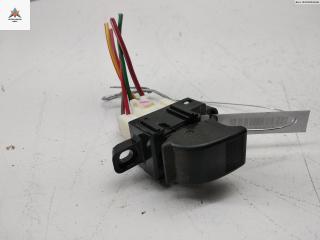 кнопка стеклоподъемника заднего левого Mazda 6 GG 2002, 2.0 л., дизель, МКПП, серый, хетчбэк 5 дв.