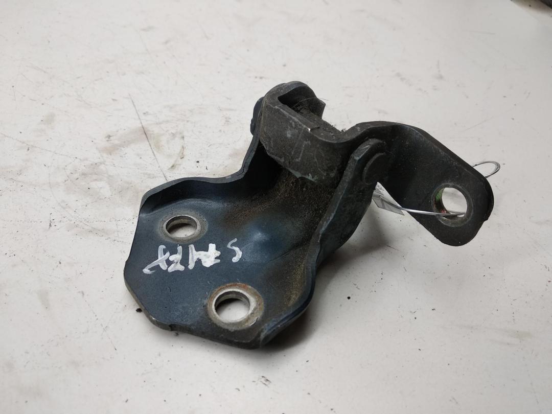 петля двери Mazda 323 BA 1997, синий, хетчбэк 5 дв.