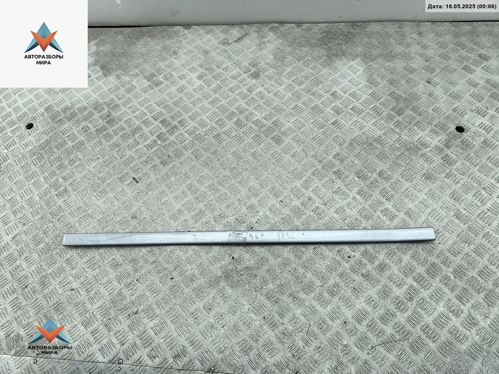 молдинг двери передней левой Ford C-Max 1 поколение 2004, 1.8 л., бензин, МКПП, серый, минивэн, 3M51R20938BB - фото №1