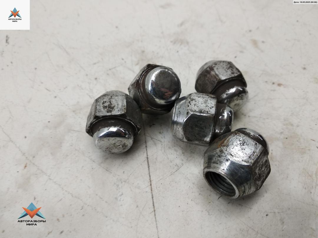 болт колесный Mazda 6 GG 2002, 2.0 л., дизель, МКПП, серый, хетчбэк 5 дв. - фото №1