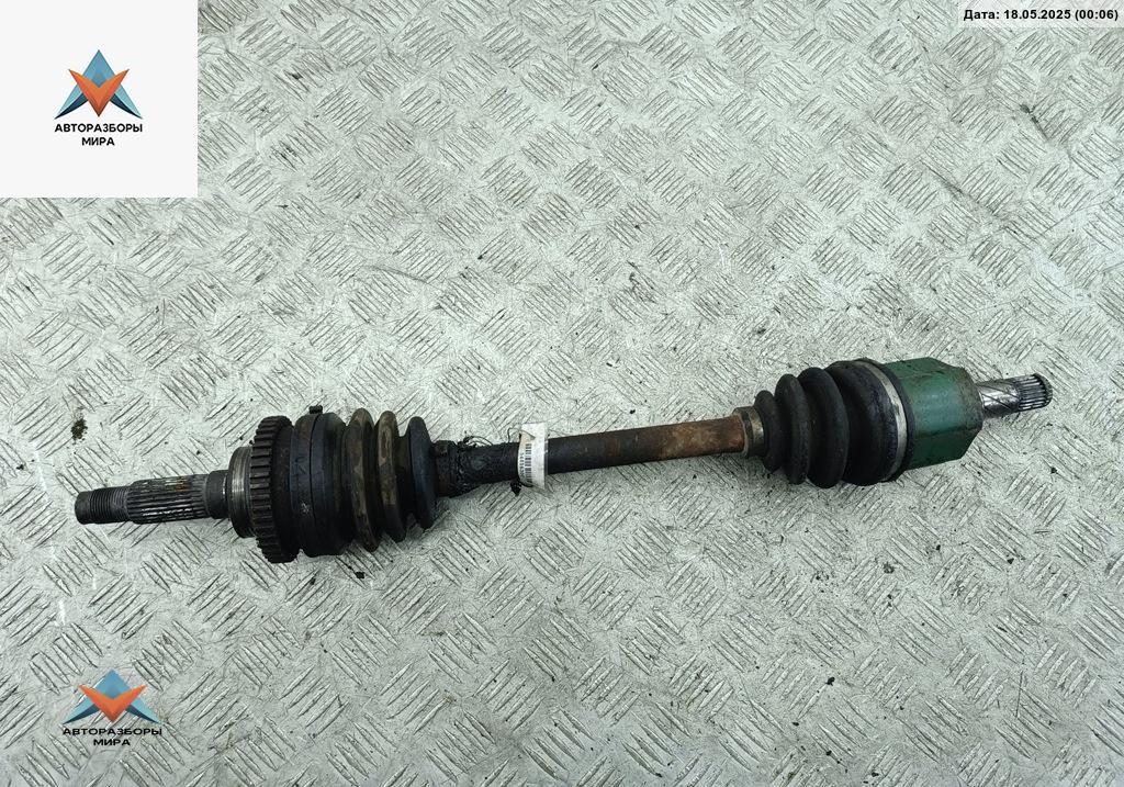 полуось передняя левая (приводной вал, ШРУС) Mazda 323 BA 1997, 1.5 л., бензин, МКПП, синий, хетчбэк 5 дв. - фото №1