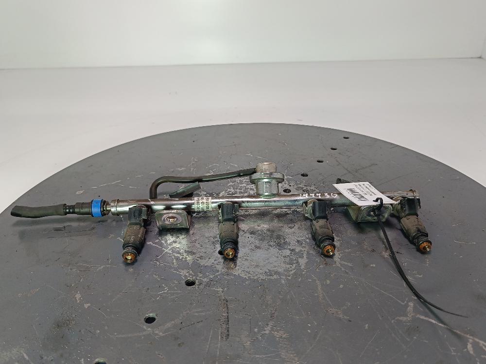 топливная рампа Mazda 6 GG 2004, цвет, L36113150 - фото №1