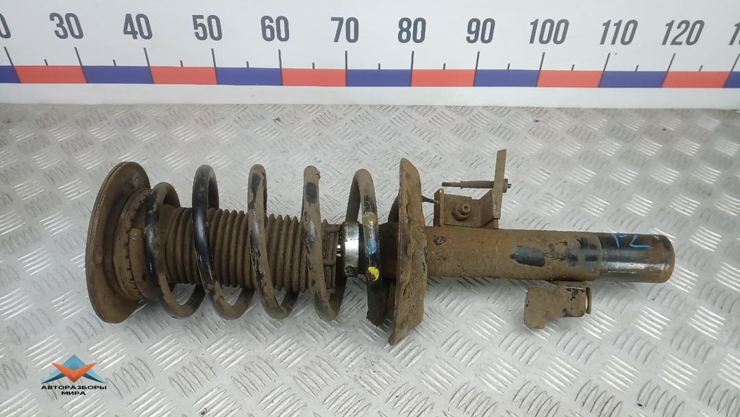 Стойка Volvo V70 3 поколение 2009, 2.4 л., D D5, дизель, МКПП, универсал - фото №1