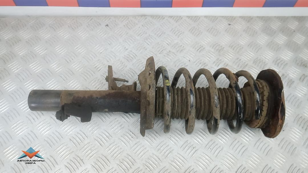 Стойка Volvo V70 3 поколение 2009, 2.4 л., D D5, дизель, МКПП, универсал - фото №1