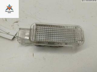 фонарь салона (плафон) Audi A6 4B/C5 1999, 2.4 л., бензин, МКПП, синий, универсал, 4B0945415