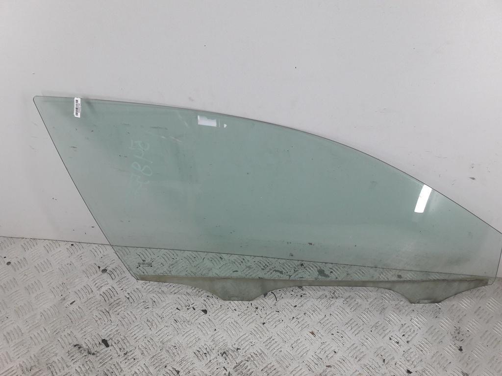стекло двери передней правой Volkswagen Passat B5 1998, 1.8 л., бензин, МКПП, синий, универсал - фото №1
