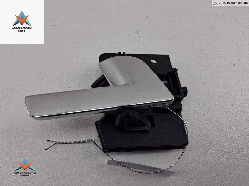 ручка внутренняя передняя правая Volkswagen Phaeton 1 поколение 2003, 3.2 л., бензин, АКПП, чёрный, седан, 3D0837618C - фото №1