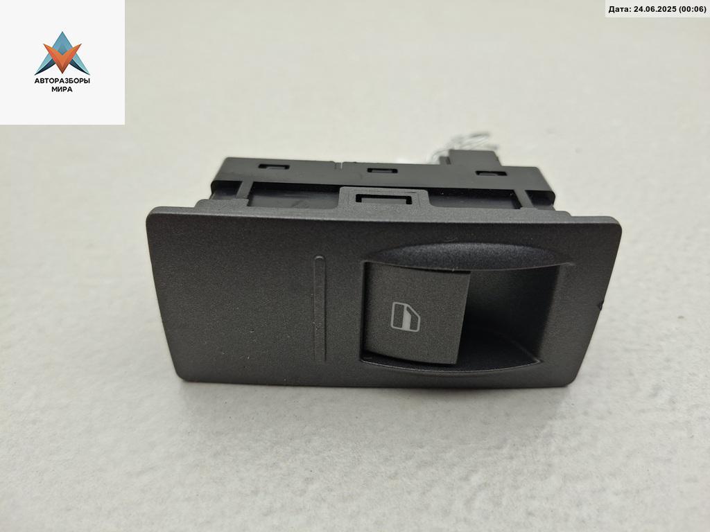 кнопка стеклоподъемника заднего правого Volkswagen Phaeton 1 поколение 2003, 3.2 л., бензин, АКПП, чёрный, седан, 3D0959858E - фото №1