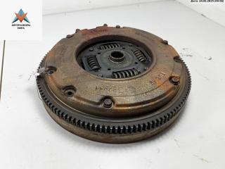 маховик Volkswagen Golf 4 поколение 1998, 1.4 л., бензин, МКПП, синий, хетчбэк 5 дв., 077105273D