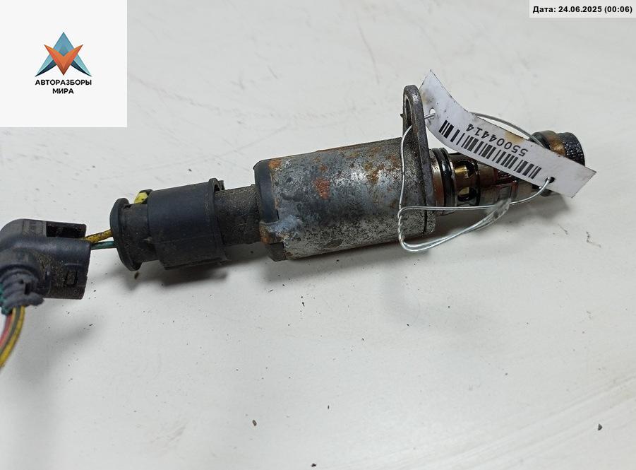 Клапан фазорегулятора Fiat Linea 1 поколение 2008, 1.4 л., бензин, МКПП, бежевый, седан - фото №1