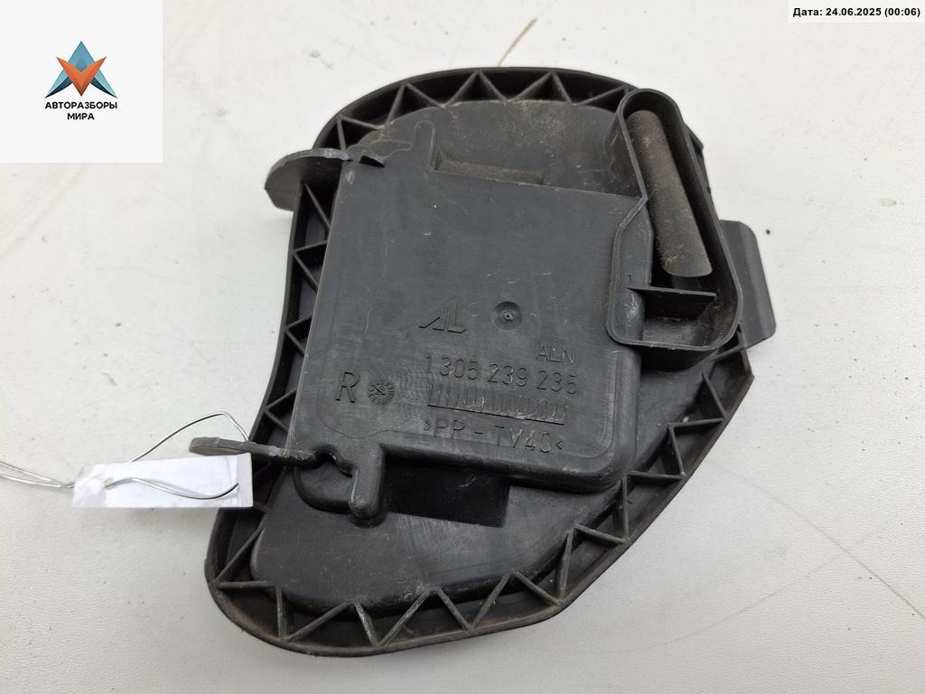 Крышка (заглушка) задняя фары Volkswagen Touran 1 поколение 2005, 1.9 л., дизель, МКПП, синий, минивэн, 1305239235 - фото №1
