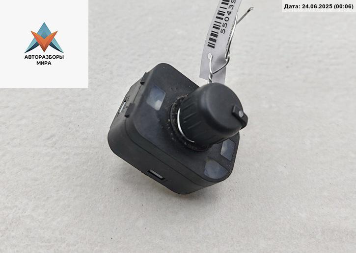 джойстик регулировки зеркал Audi A6 4F/C6 2006, 2.0 л., TFSI, бензин, МКПП, серый, универсал, 8E0959565A - фото №1