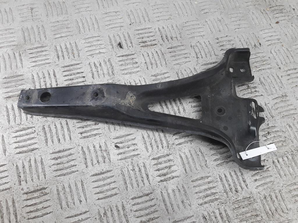 кронштейн (крепление) Volkswagen Golf-4 2001, 1.9 л., дизель, МКПП, синий, универсал, 1J0805569B