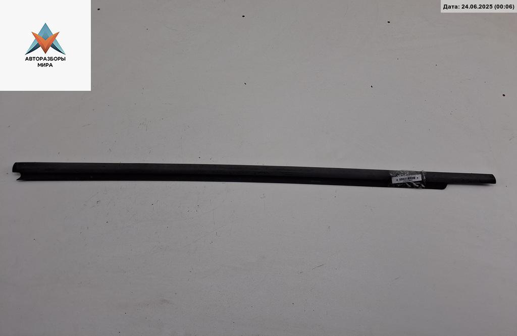 Молдинг стекла двери наружный Opel Zafira 1 поколение (A) 1999, 1.8 л., бензин, МКПП, синий, минивэн, 009153532 - фото №1