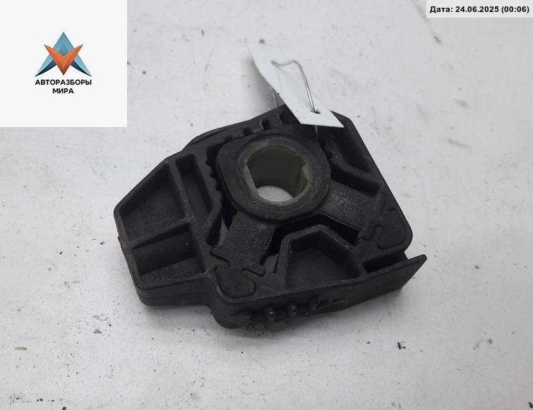 кронштейн (крепление) Volkswagen Golf 3 поколение 1996, 1.8 л., бензин, МКПП, синий, хетчбэк 3 дв., 1J0806155E - фото №1