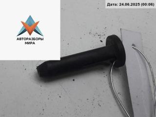 кронштейн (крепление) Volkswagen Passat B5 [рестайлинг] 2004, 2.0 л., дизель, МКПП, серый, универсал, 8D0260900