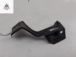 кронштейн переднего бампера Volkswagen Passat B5 1998, 1.8 л., бензин, МКПП, синий, универсал, 3B0821237