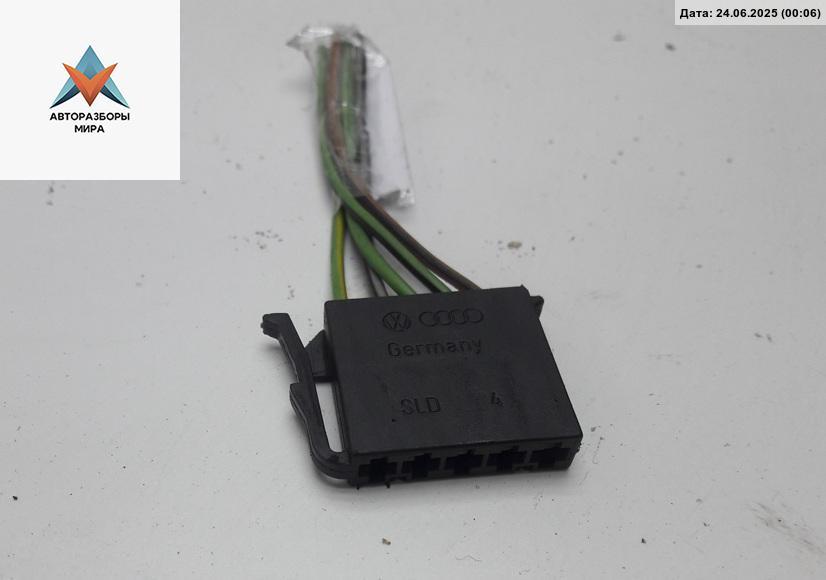 разъем (фишка) проводки Volkswagen Golf 3 поколение 1996, 1.8 л., бензин, МКПП, синий, хетчбэк 3 дв., 1H0953635 - фото №1