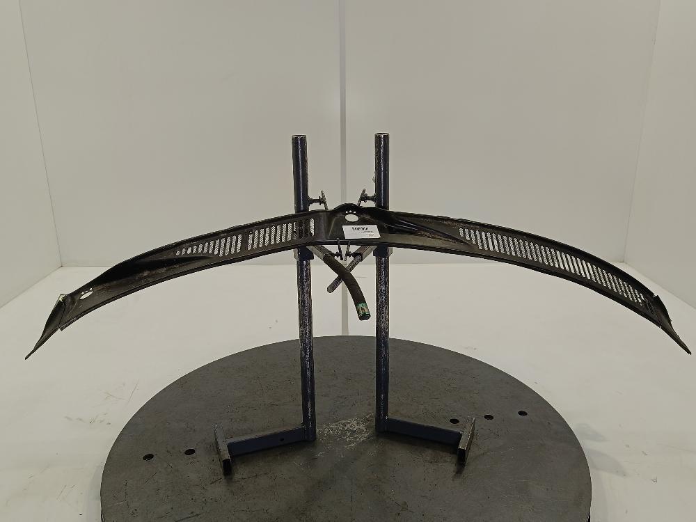 дождевик Audi A6 4A/C4 1995, цвет, 4A1805099 - фото №1