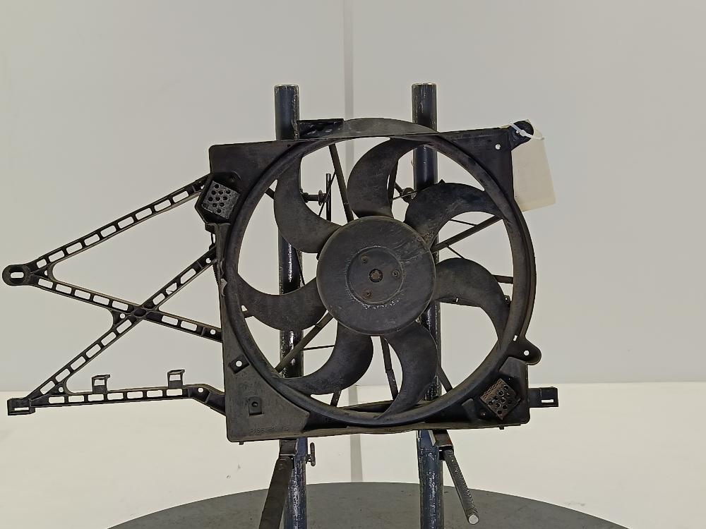 вентилятор радиатора Opel Zafira 1 поколение (A) 2002, цвет, 90572580 - фото №1