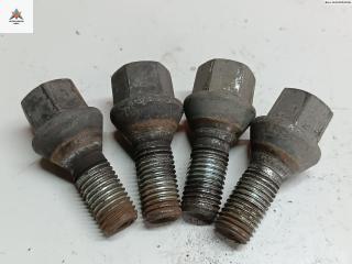 болт колесный Renault Scenic 2 поколение [рестайлинг] 2007, 1.9 л., дизель, МКПП, чёрный, минивэн, 8200030701