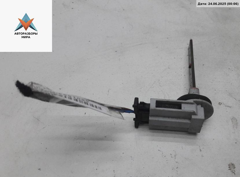 датчик кондиционера Volkswagen Touran 1 поколение 2003, 1.6 л., бензин, МКПП, серый, минивэн, 4B0820539 - фото №1