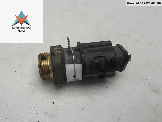 датчик температуры SEAT Toledo 2 поколение 2002, 1.9 л., дизель, МКПП, зелёный, седан - фото №1