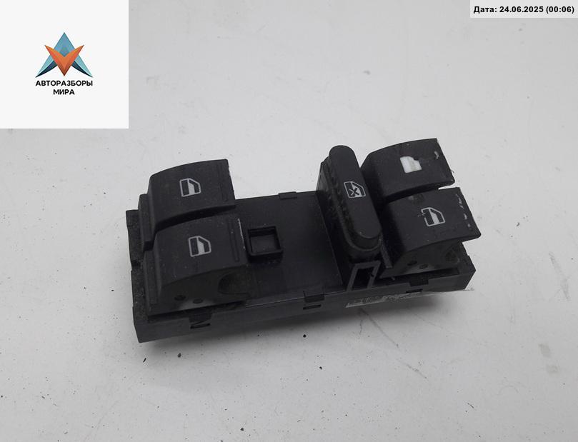 блок управления стеклоподъемниками Volkswagen Passat B6 2005, 2.0 л., дизель, МКПП, серый, универсал - фото №1