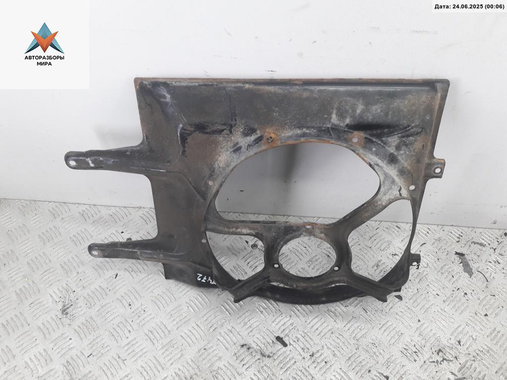 диффузор вентилятора Volkswagen Passat B4 1993, 2.0 л., бензин, МКПП, синий, седан - фото №1