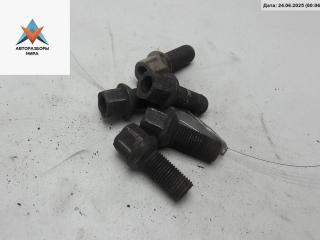 болт колесный Volkswagen Touran 1 поколение 2003, 1.6 л., бензин, МКПП, серый, минивэн