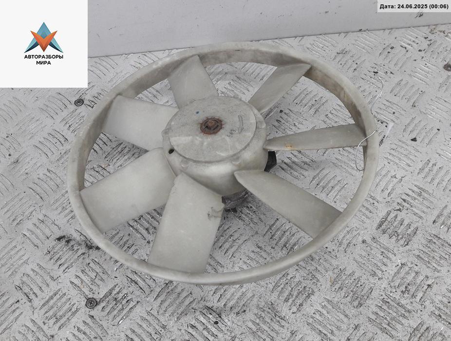 вентилятор радиатора Volkswagen Passat B4 1995, 2.0 л., бензин, МКПП, красный, универсал - фото №1