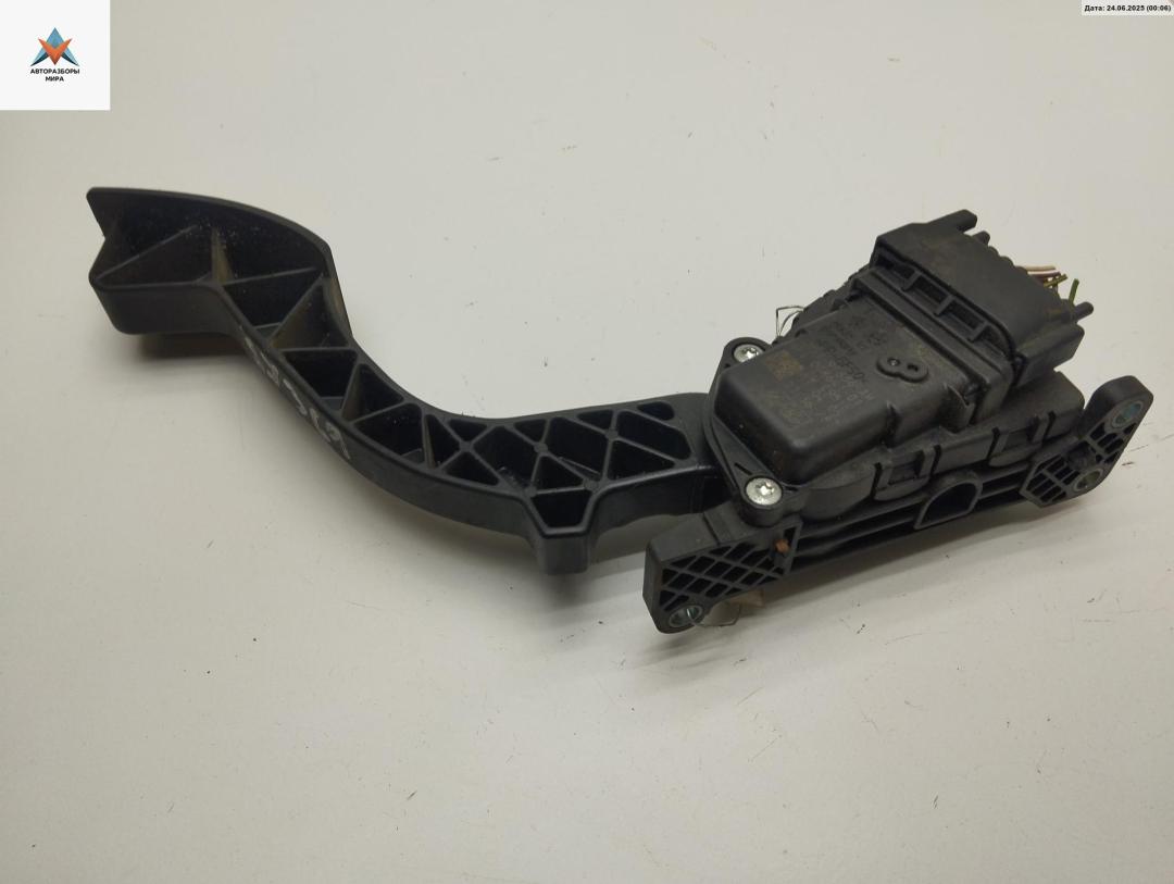 педаль Ford Focus 2 поколение 2005, 1.6 л., дизель, МКПП, серый, универсал, 4M519F836AH - фото №1