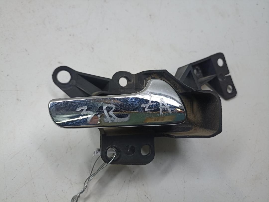 ручка внутренняя задняя правая Opel Zafira 1 поколение (A) 2001, 1.8 л., бензин, МКПП, синий, минивэн, 400608 - фото №1